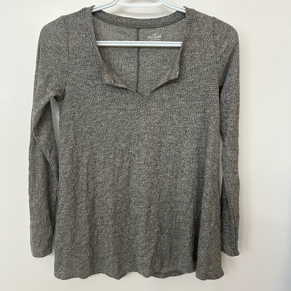 Hollister top